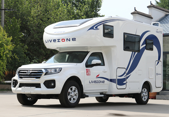 喜歡自駕游，不知道怎么選房車，看看這款四驅房車