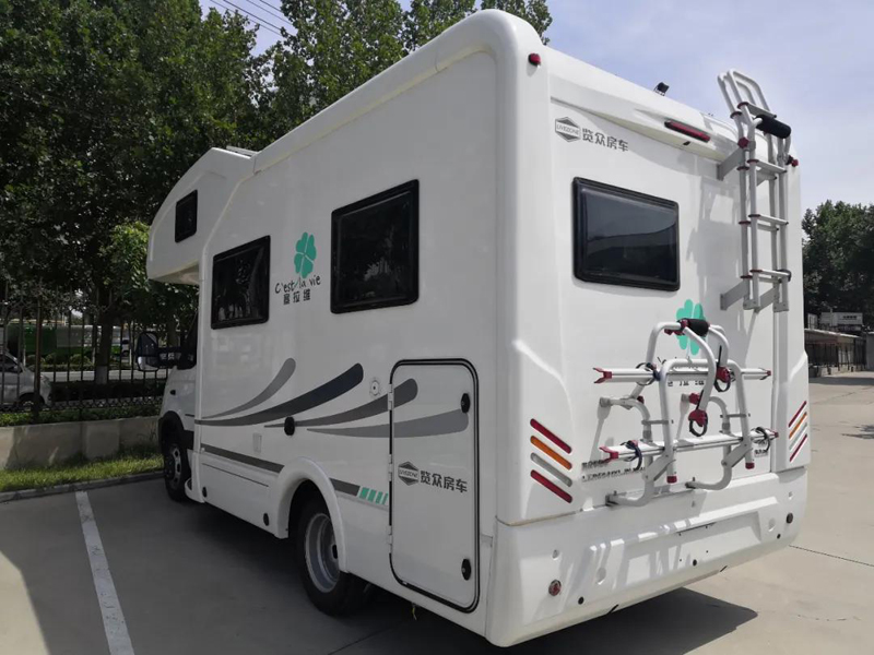 過幾天沈陽特?zé)狒[，這么多房車