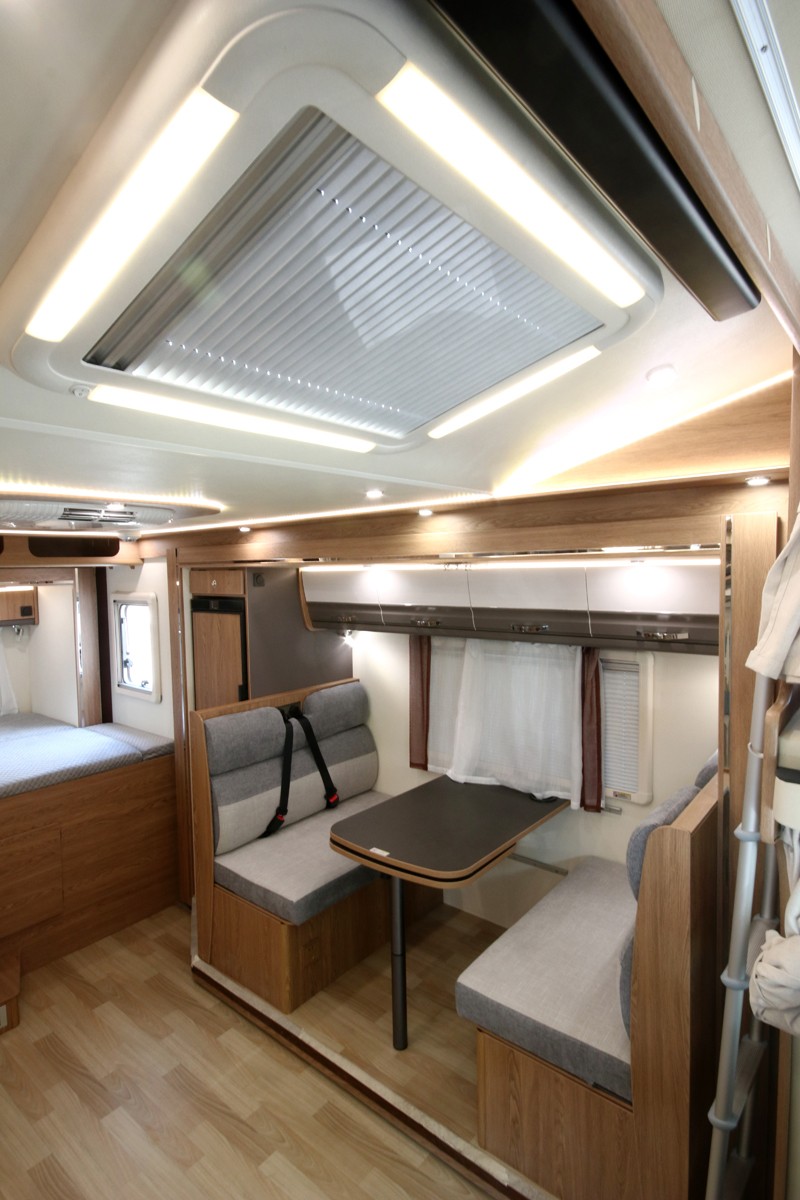 皮卡房車和依維柯房車你會(huì)選哪種？