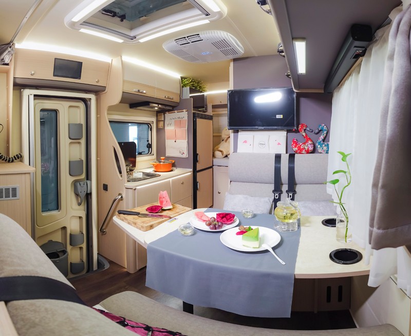 自由炮領銜，引爆成都房車展