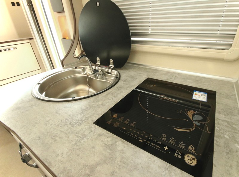 自由炮領銜，引爆成都房車展