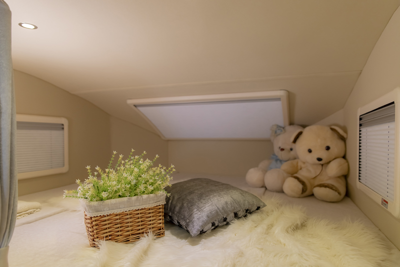 不懼荒野，不怕泥濘，四驅(qū)房車更給力