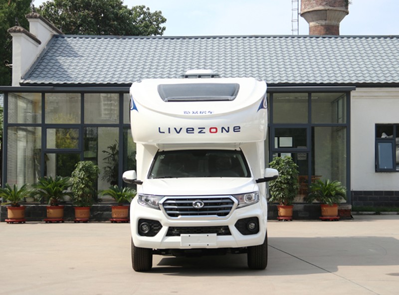 喜歡自駕游，不知道怎么選房車(chē)，看看這款四驅(qū)房車(chē)