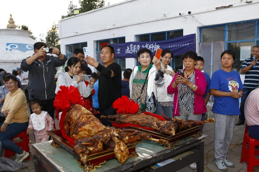 對(duì)酒當(dāng)歌,人生幾何,要盡興就現(xiàn)在! 對(duì)酒當(dāng)歌,人生幾何,要盡興就現(xiàn)在!