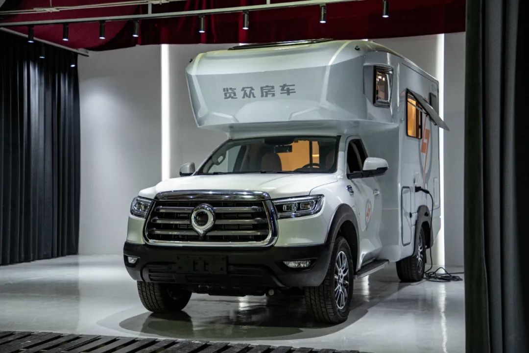 為什么覽眾房車要采用玻璃鋼“三明治”車身結構？