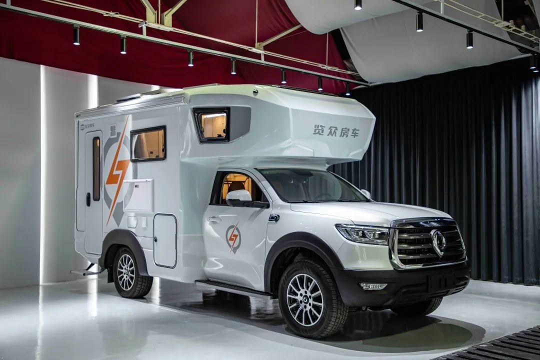 為什么覽眾房車要采用玻璃鋼“三明治”車身結構？