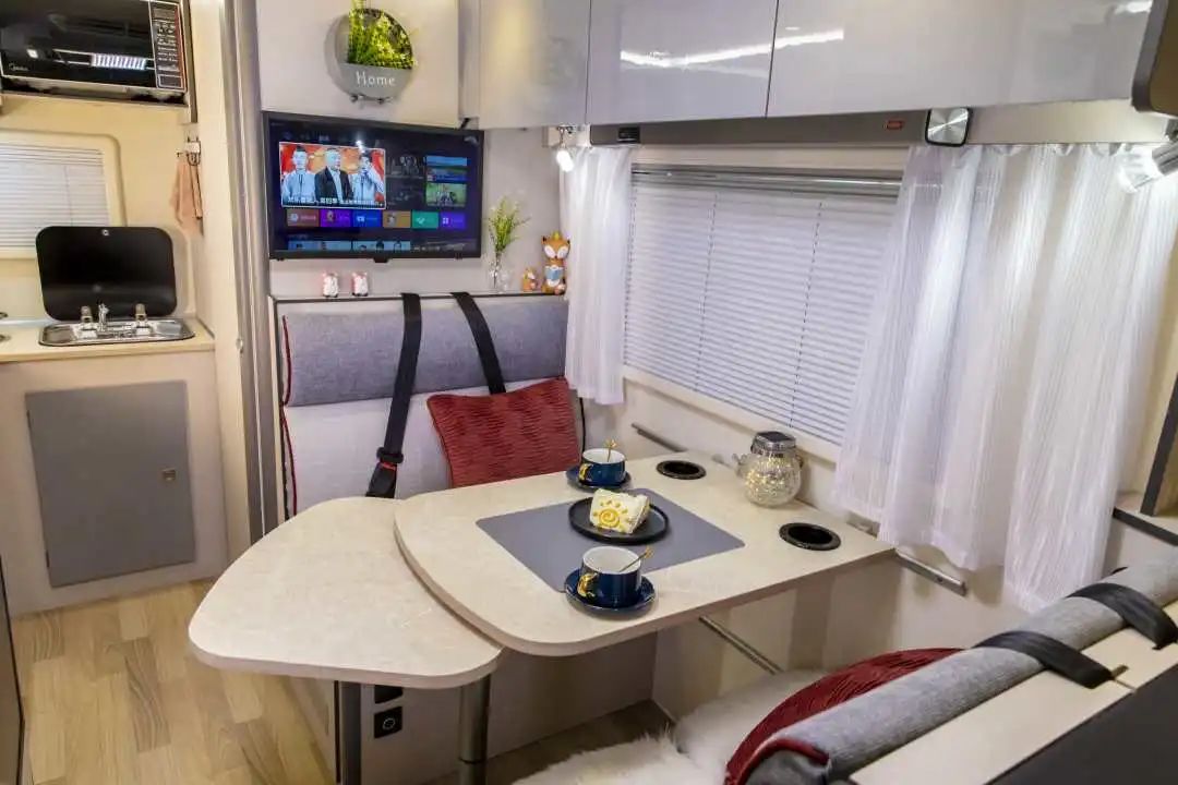 為什么覽眾房車要采用玻璃鋼“三明治”車身結構？