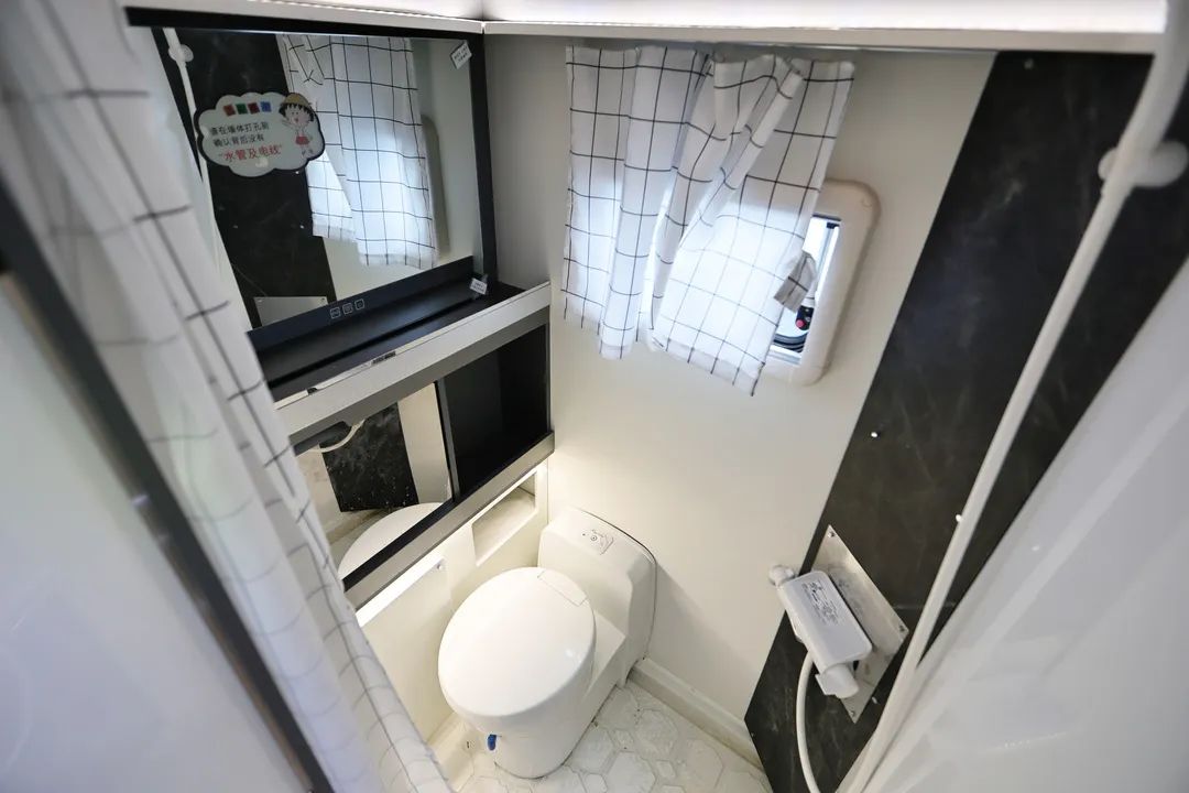 想買輛房車環游中國，該選B型還是C型？