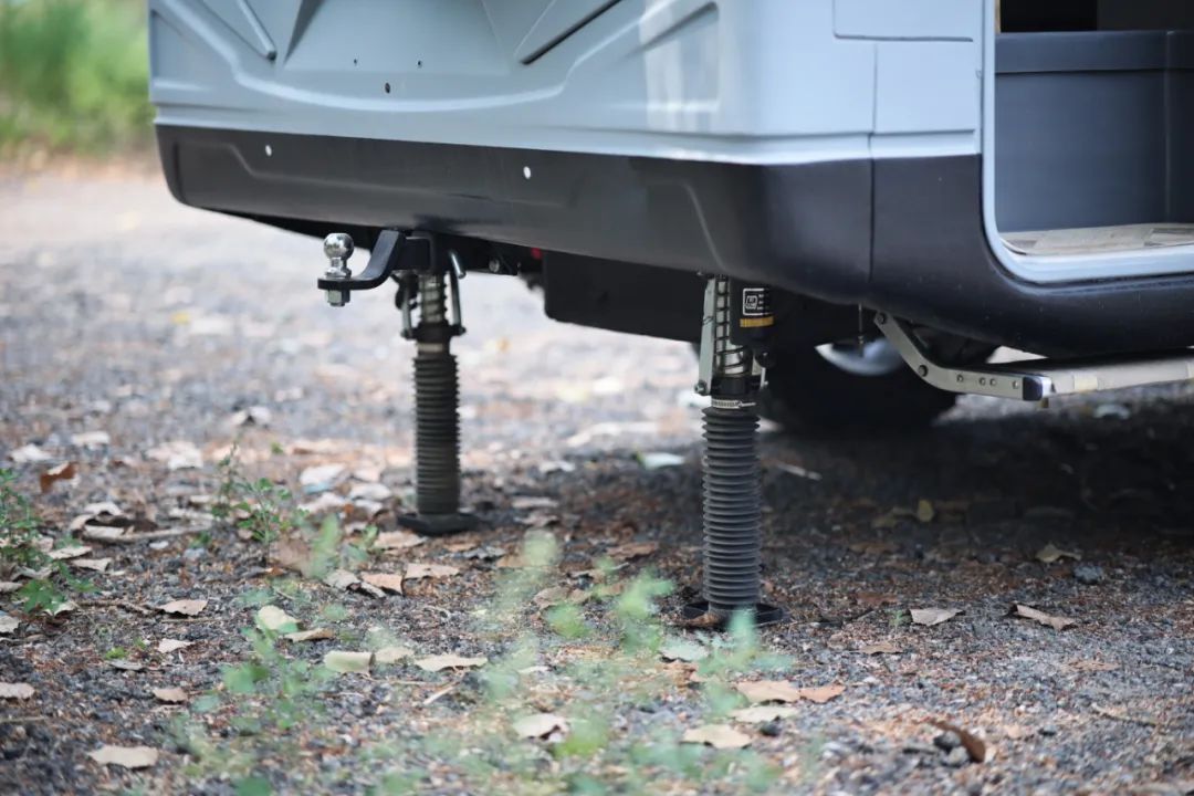 TOD智能四驅 全車越野套件，這是不是你理想的C型越野房車？