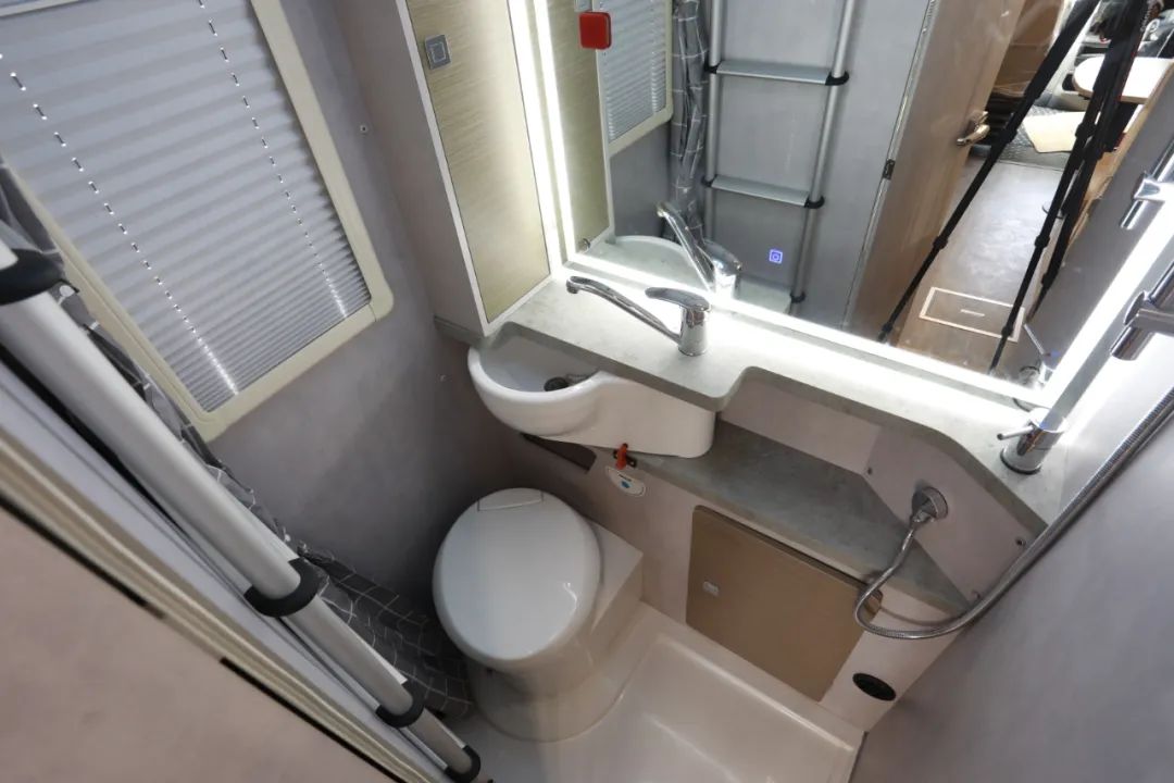 向“偽性價(jià)比”房車出擊,第五代塞拉維來(lái)襲! 向“偽性價(jià)比”房車出擊,第五代塞拉維來(lái)襲!