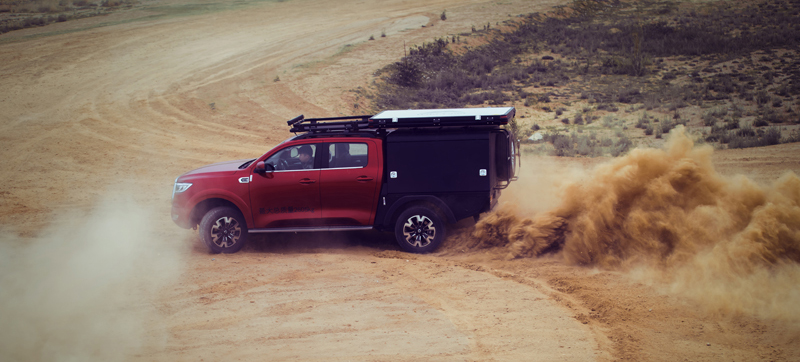 開著二炮去宿營什么感受？