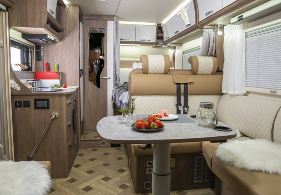 大空間，房車玩的才舒服